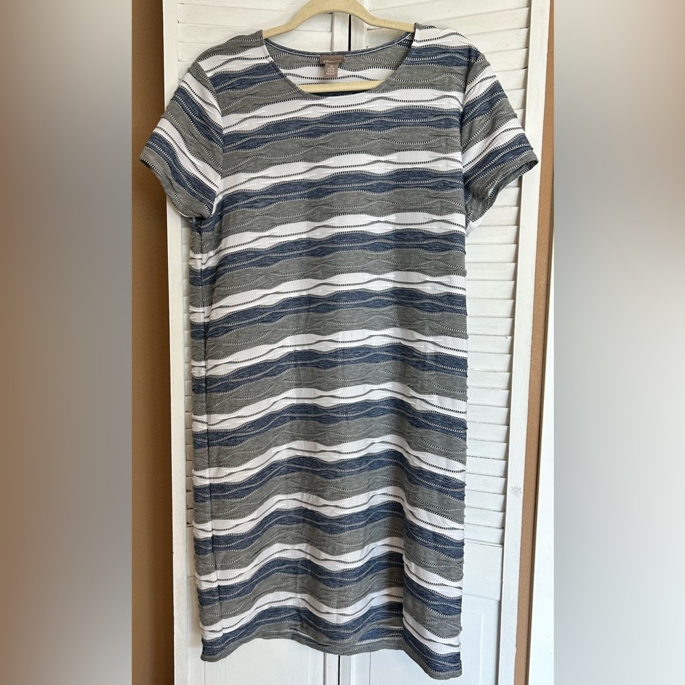 Chicos Size 2 Large 12 Vineyard Waves Textured scoop dress short sleeve NWT